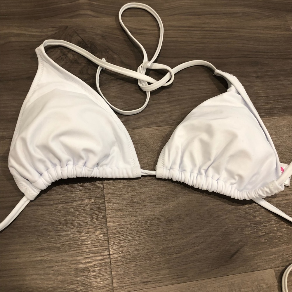 White String bikini - Picture 2 of 3